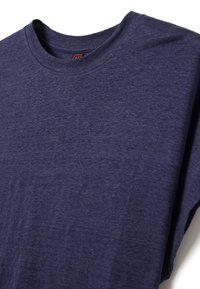 Navyblaues T-Shirt aus weichem, strukturiertem Stoff, mit Rundhalsausschnitt und kurzen Ärmeln sowie einem subtilen Melange-Muster.