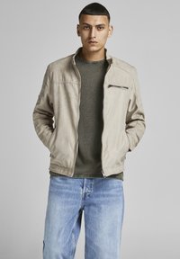 Jack & Jones - JJEROCKY JACKET - Dirbtinės odos striukė - beige Miniatiūros vaizdas 1