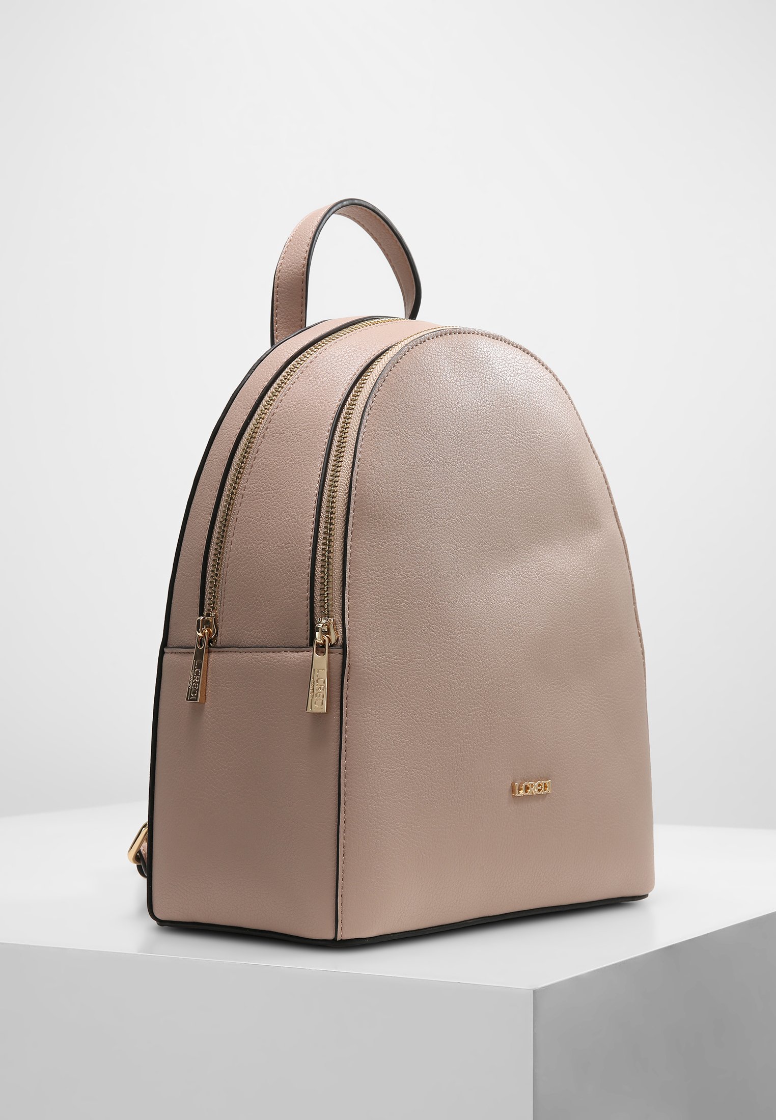 l credi leather backpack