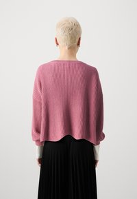 ONLY Petite Stickad tröja - light pink