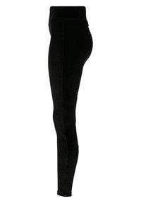 Svarta gravidleggings med hög elastisk midjeband designade för att passa och stödja en gravid mage, visade från en sidovy.