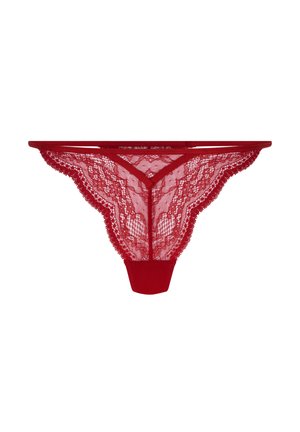 Roter Spitzen-String mit filigranen Blumenmustern und gezackten Kanten, mit einem breiten roten Bund und einem festen Rückenteil für Halt.