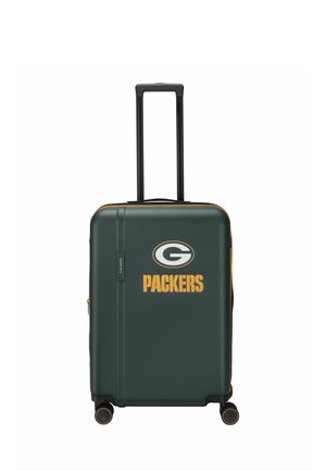 Dunkelgrüner Hartschalenkoffer mit schwarzem Griff, vier Rollen und gelbem "Packers"-Text mit einem "G"-Logo vorne.