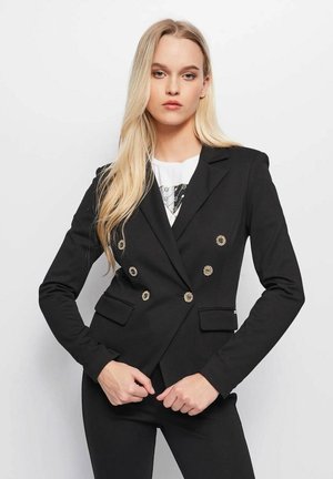 Zwarte dubbelknopssluitende blazer met glanzende gouden knopen, voorzien van een getailleerde pasvorm, lange mouwen en twee voorzakken. Zachte stoftextuur.