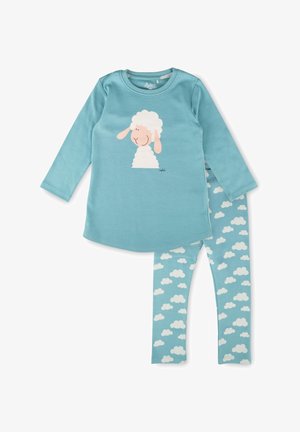 Kinderlangarmshirt in Blau mit Schafgrafik und passender Leggings mit weißem Wolkenschema auf weißem Hintergrund.