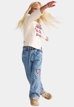 Marks & Spencer, DENIM BADGE BARREL LEG JEANS (2-8 YRS). UNISEX - Jeans Straight Leg - denim