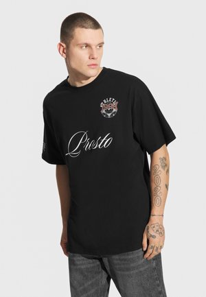 - T-shirt z nadrukiem