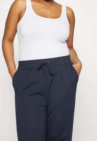 ONLY Carmakoma Tygbyxor - dark blue