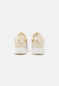 Tamaris Sneakers laag - ivory