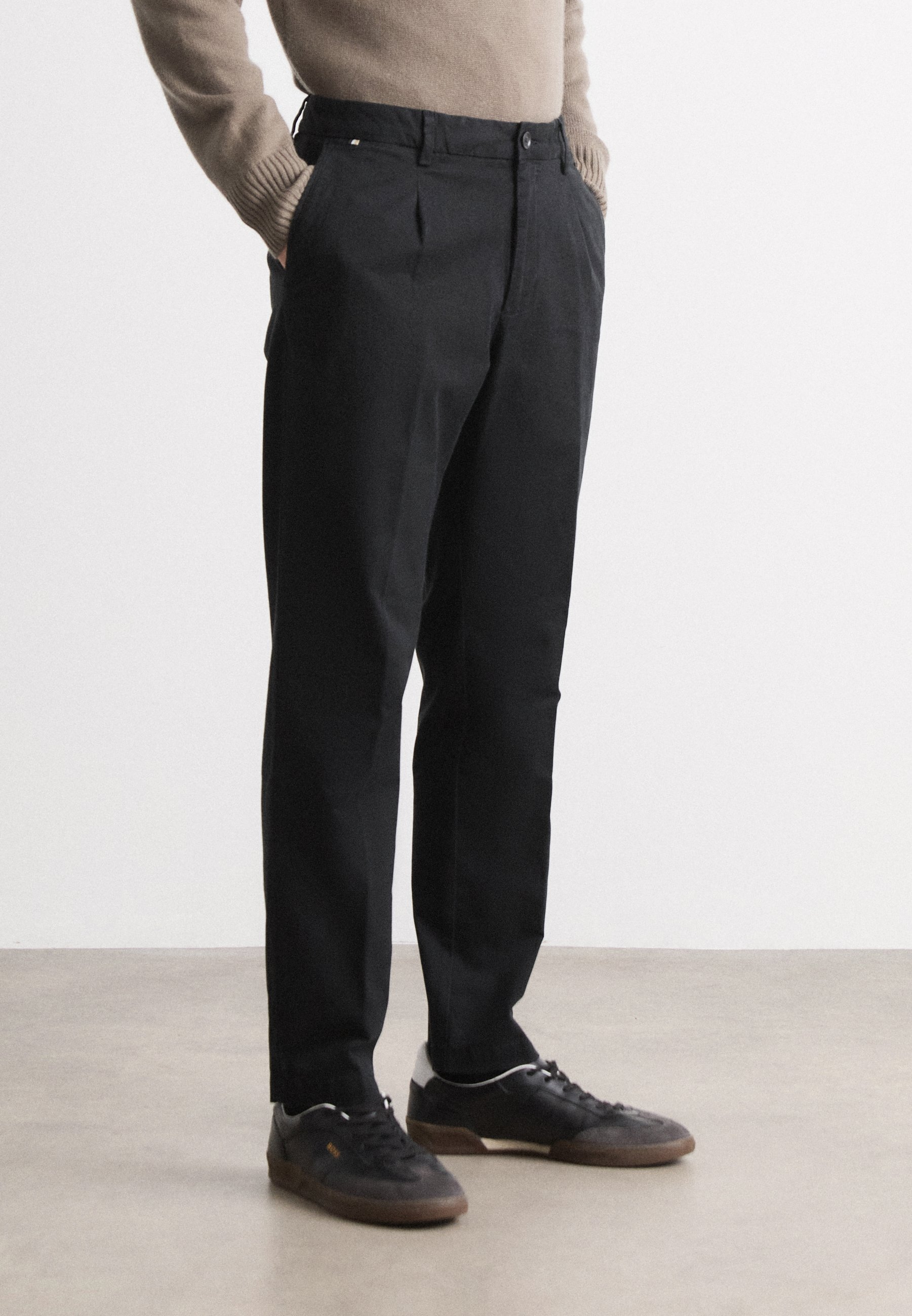HUGO BOSS Schino-Taber tapered fit chino met stretch • Antraciet • de