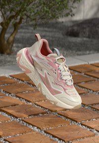 Επιλέχθηκε, off white/pink