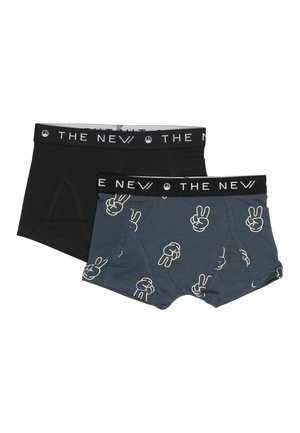 Zwei Paare Herrenboxershorts: eine schwarze, eine dunkelblaue mit beigen Cartoon-Handabdrücken, ausgestattet mit elastischen Bändern mit dem Logo "THE NEW".