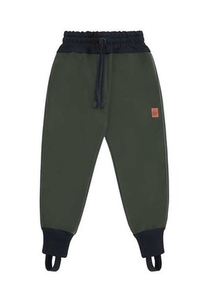 Ciemnozielone spodnie dresowe z czarnym elastycznym pasem, czarnymi mankietami przy kostkach z paskami na stopy oraz małą brązową naszywką na prawej udzie.