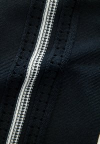 Thumbnail Image 3