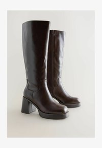 Vybráno, chocolate brown