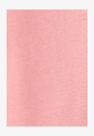 Tessuto di cotone rosa chiaro con una superficie liscia e leggermente testurizzata, caratterizzato da un motivo a coste, adatto per abbigliamento informale.