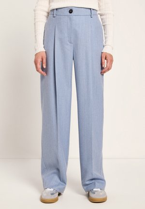 MIT BUNDFALTE  - Stoffhose - light blue melange
