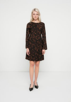 BOAT NECK - Dienas kleita - brown