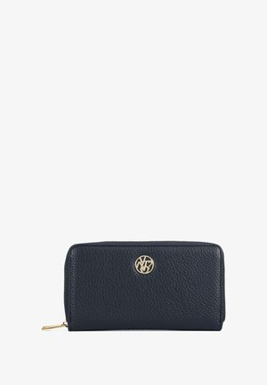 Portafoglio in pelle blu navy con finitura testurizzata, logo in metallo dorato, chiusura con zip e forma rettangolare. Dispone di più scomparti per carte all'interno.