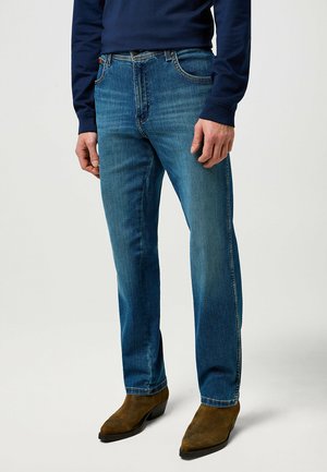 Wrangler TEXAS - Vaqueros rectos - rouge