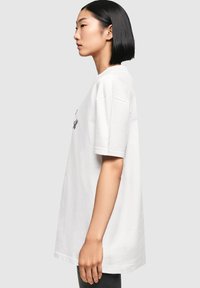 Merchcode BUT FIRST COFFEE OVERSIZED BOYFRIEND TEE - Tričko s potlačou - white