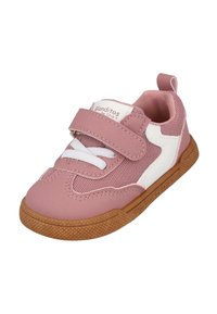 Zapatilla rosa con materiales de malla y sintéticos, acentos blancos, cordones elásticos, correa ajustable y suela de goma texturizada.
