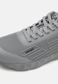 EA7 Emporio Armani ULTIMATE KOMBAT - Training shoe - griffin/black