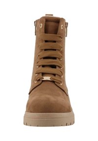 Braune Wildleder-Ankle-Boots mit runder Zehenpartie, einer Schnürung auf der Vorderseite, einem seitlichen Reißverschluss und einer strukturierten Gummisohle.