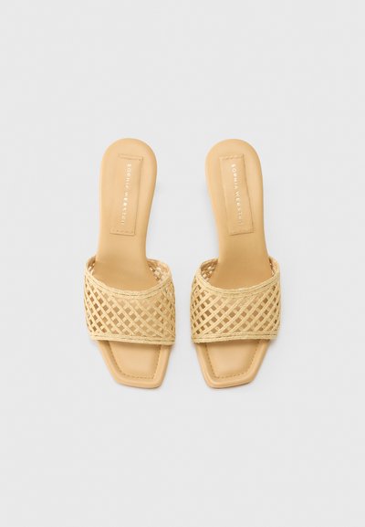 Sophia Webster FLO FLAMINGO LOW MULE - Heeled mules - beige