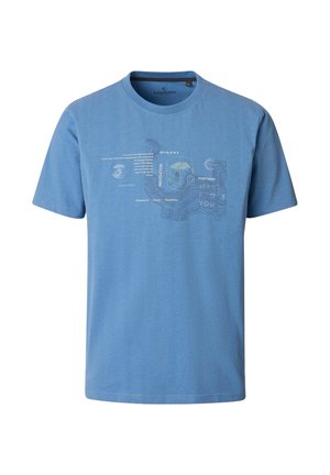 T-shirt bleu à manches courtes avec col rond et un design graphique blanc présentant des lignes de carte de navigation, des coordonnées et des mots comme Northern et Expedition.