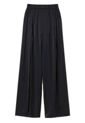 Schwarze, weit geschnittene Hose mit elastischem Bund und dezenten vertikalen Falten auf der Vorderseite.