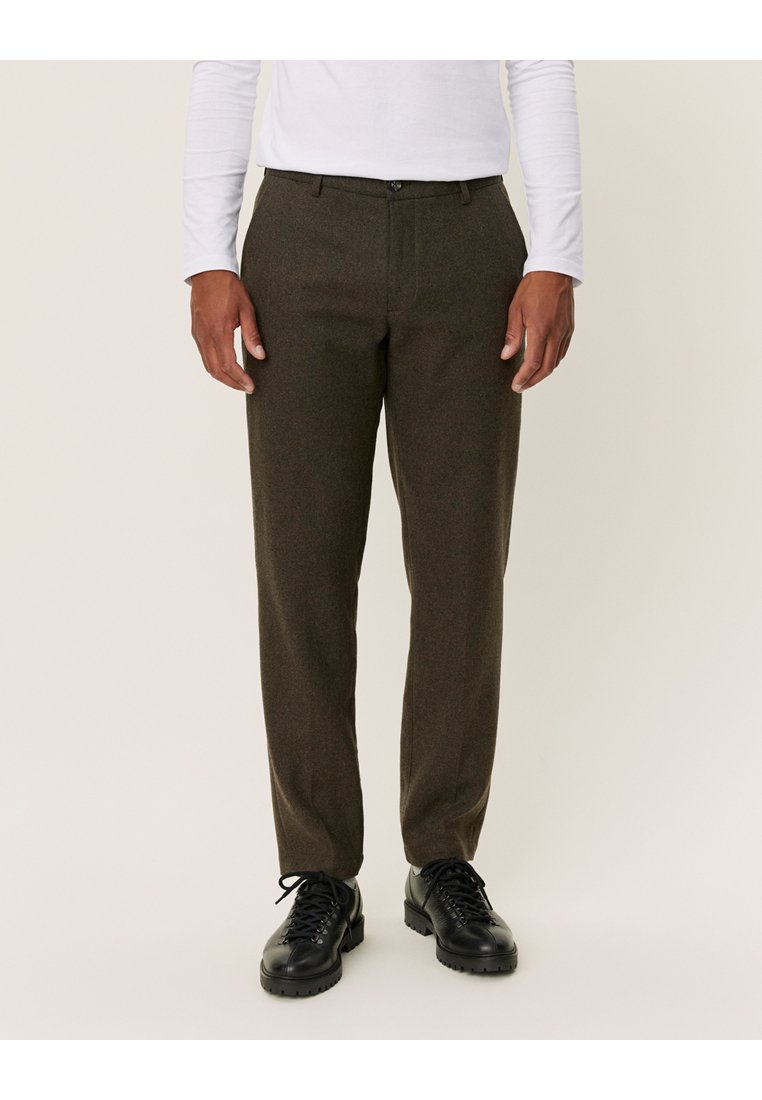 Les Deux COMO PANTS - Pantaloni - forest green melange