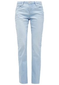 Jean slim bleu clair avec cinq poches, fermeture par bouton et passants pour ceinture, présenté sur fond blanc.