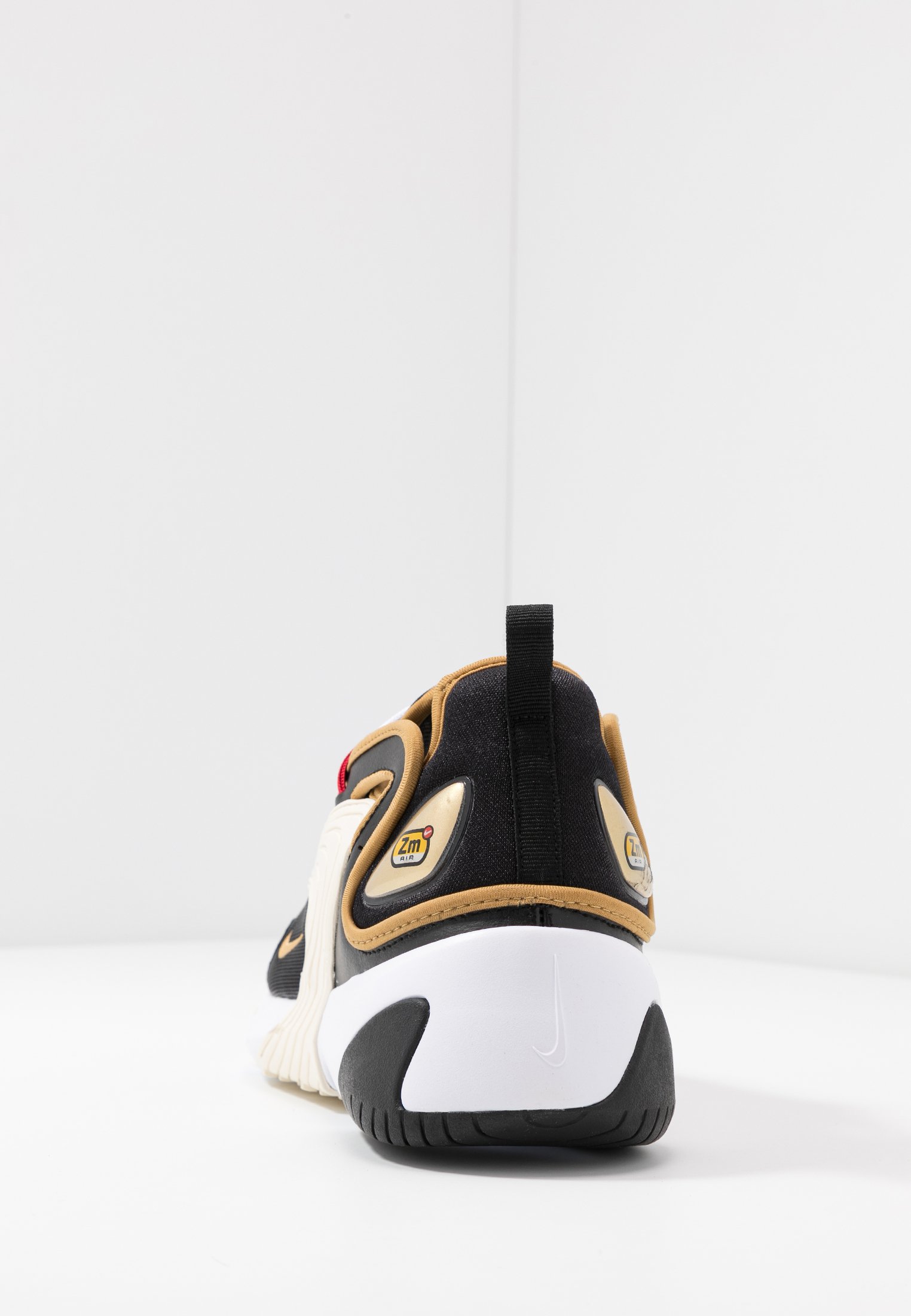 nike zoom 2k trainers in black and gold