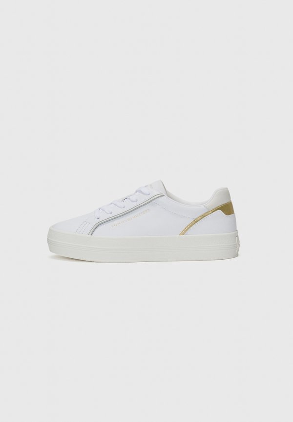 ESSENTIAL VULC - Trainers