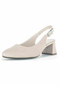 Décolleté in suede beige con punta appuntita, tacco corto a blocco e fibbia in argento regolabile sulla cinghia della caviglia.