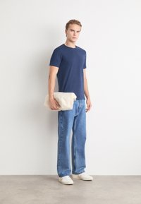 BOSS TALES - Tricou basic - open blue