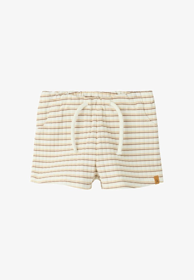 Shorts crème pour tout-petit avec fines rayures horizontales marron, taille à cordon, poches latérales et petit patch logo beige sur l'ourlet.