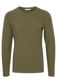 Olijfgroen t-shirt met lange mouwen, gemaakt van zachte katoen, met een ronde hals en een minimalistisch ontwerp zonder zichtbare patronen of accenten.