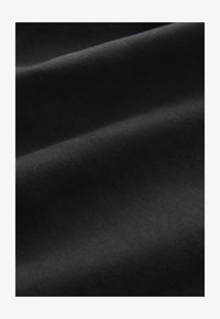 Unselected, black