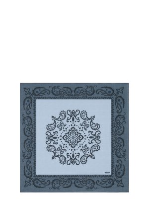 Kwadratowa jasnoniebieska chusteczka z ciemnoniebieskimi wzorami paisley i kwiatowymi na środku i obrzeżu, z napisem "BOGGI" w jednym rogu.