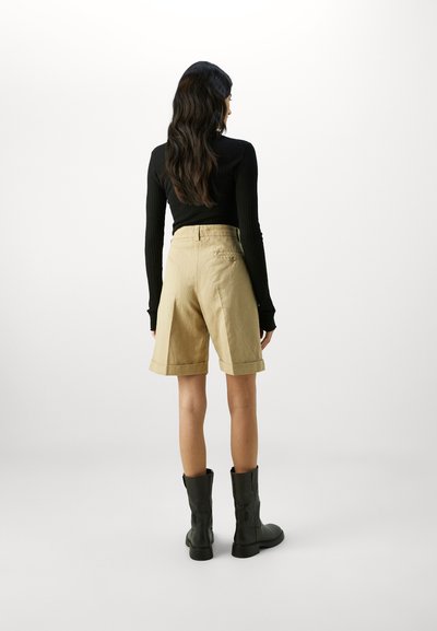 ASPESI BERMUDA - Pantaloni scurți - coloniale/colonial beige