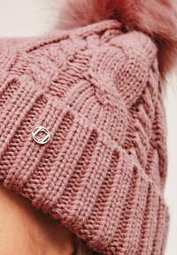 Lipsy COSY BOBBLE - Kootud müts - pink
