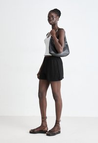Thumbnail Image 4