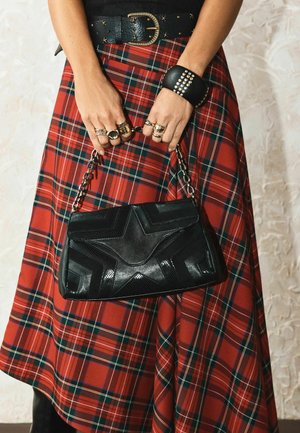 Rockett St George, CROSS BODY BAG - Käekott - black star