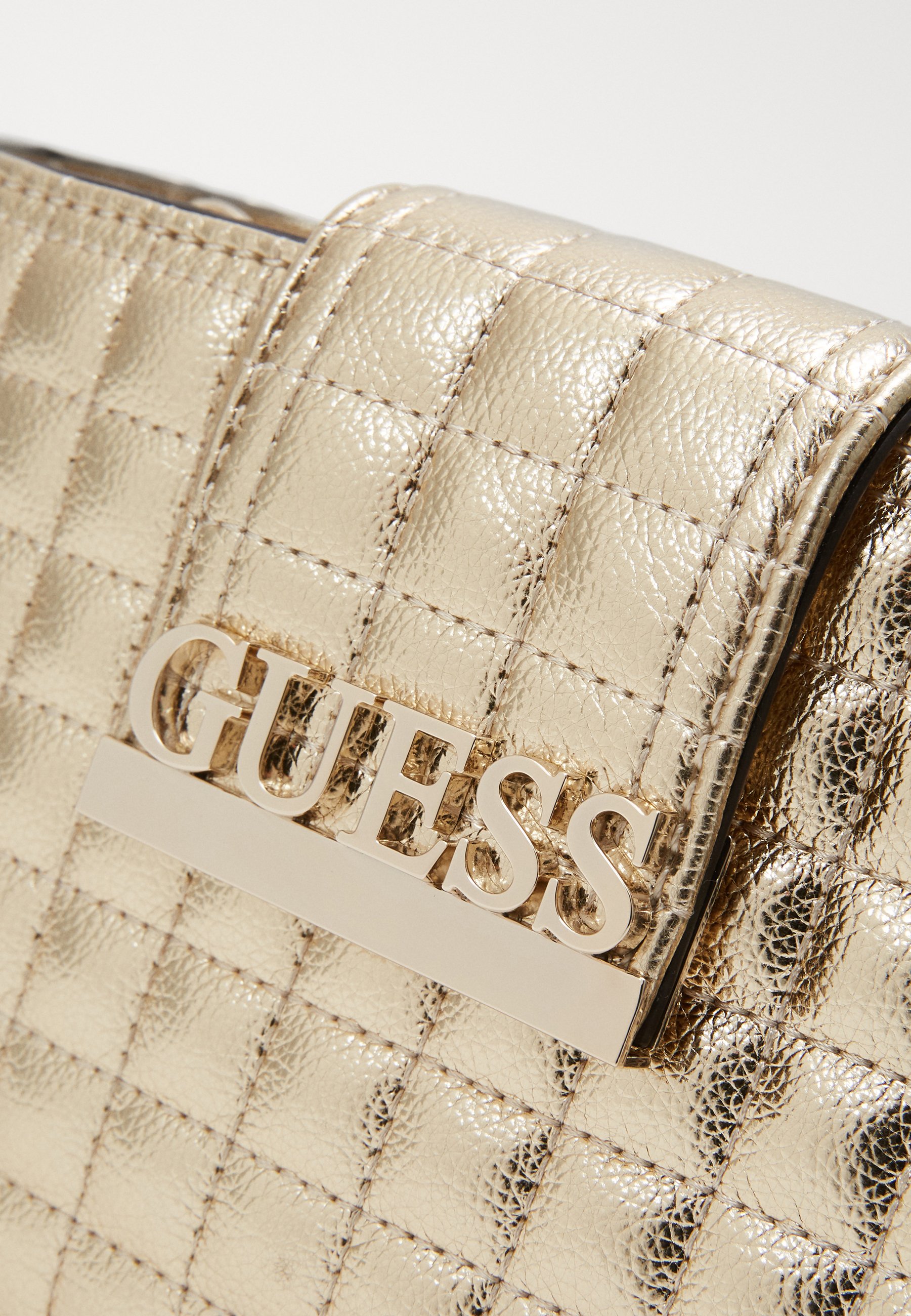 Guess MATRIX ELITE CROSSBODY Skulderveske gold Zalando.no Guess MATRIX ELITE CROSSBODY Skulderveske gold Zalando.no