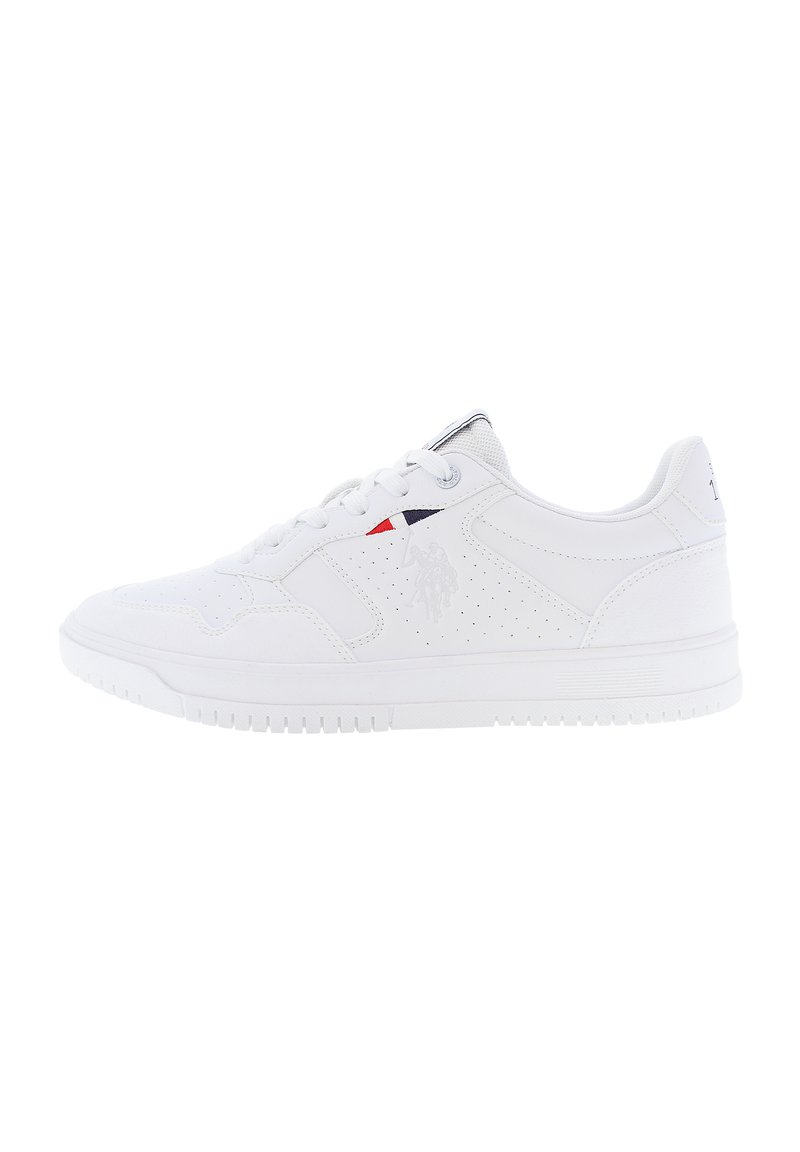 Sneakers atletici bianchi con sezioni traforate traspiranti, dettagli testurizzati e dettagli multicolori (blu navy e rosso) sul lato laterale.