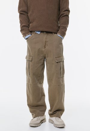 PULL&BEAR BAGGY - Oldalzsebes nadrágok - brown