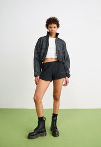 Thumbnail Image 3