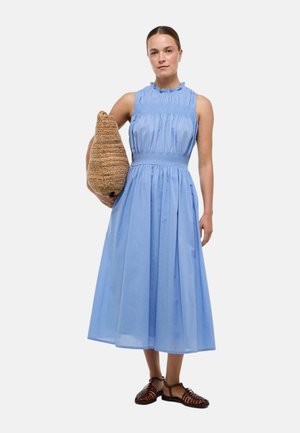 Monoprix, Robe de jour - bel air